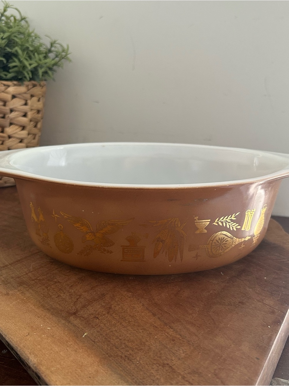 Vintage PYREX EARLY AMERICAN Eagle brown Oval Casserole #043 -  1 1/2 Qt.